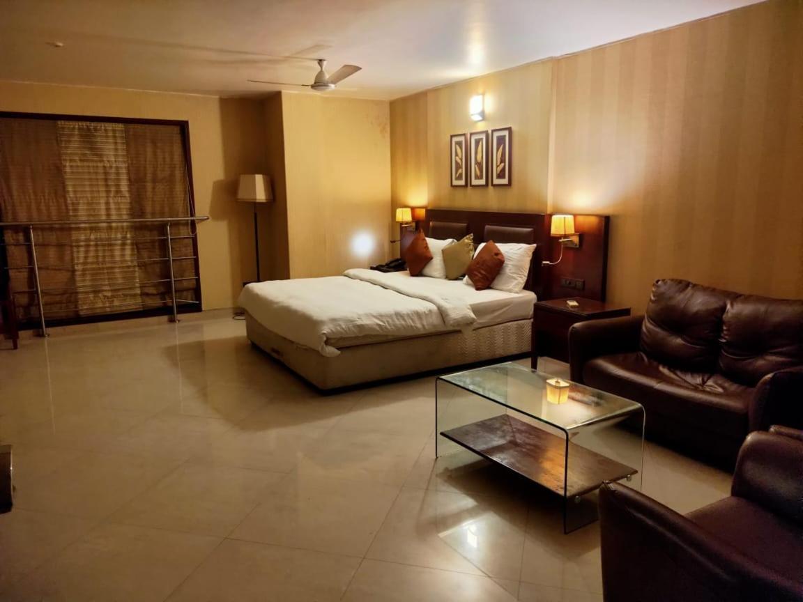 Hotel Rk Regency Ahmedabad Extérieur photo